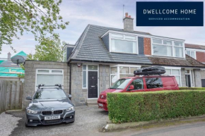 Dwellcome Home Ltd 5 Double Bedroom 2 and a half Bathroom Aberdeen House, Free Drive Parking, Garden, Fast WIFI, lovely quiet street, Ideal for long term contractor, corporate etc stays - see our site